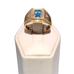 Mens size 10 gold ring